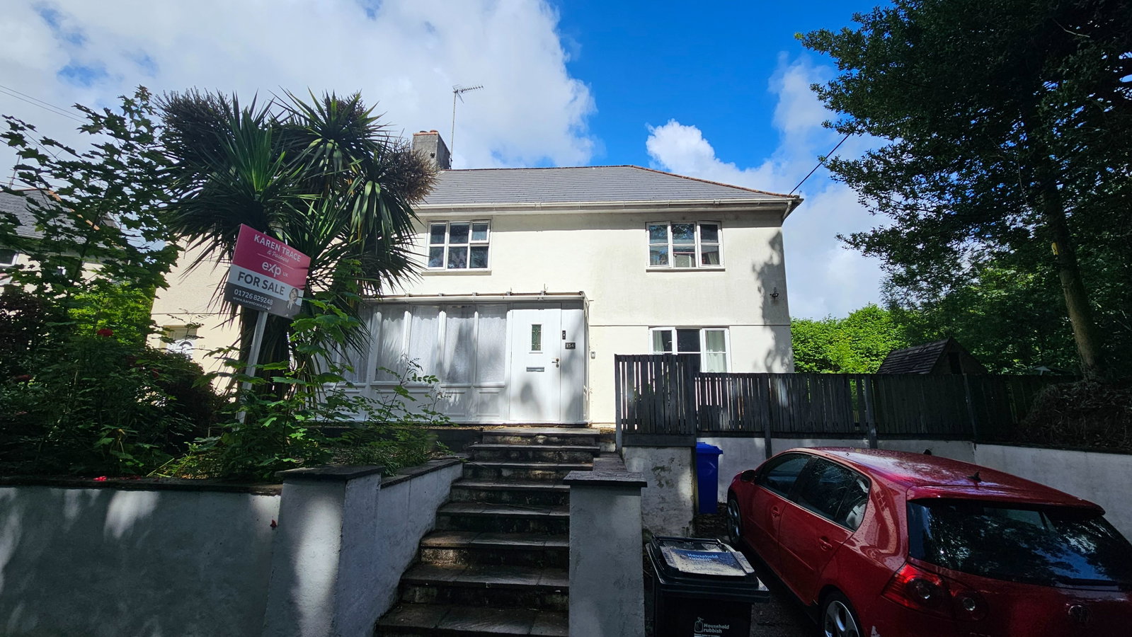 Semi Detached House in Par
