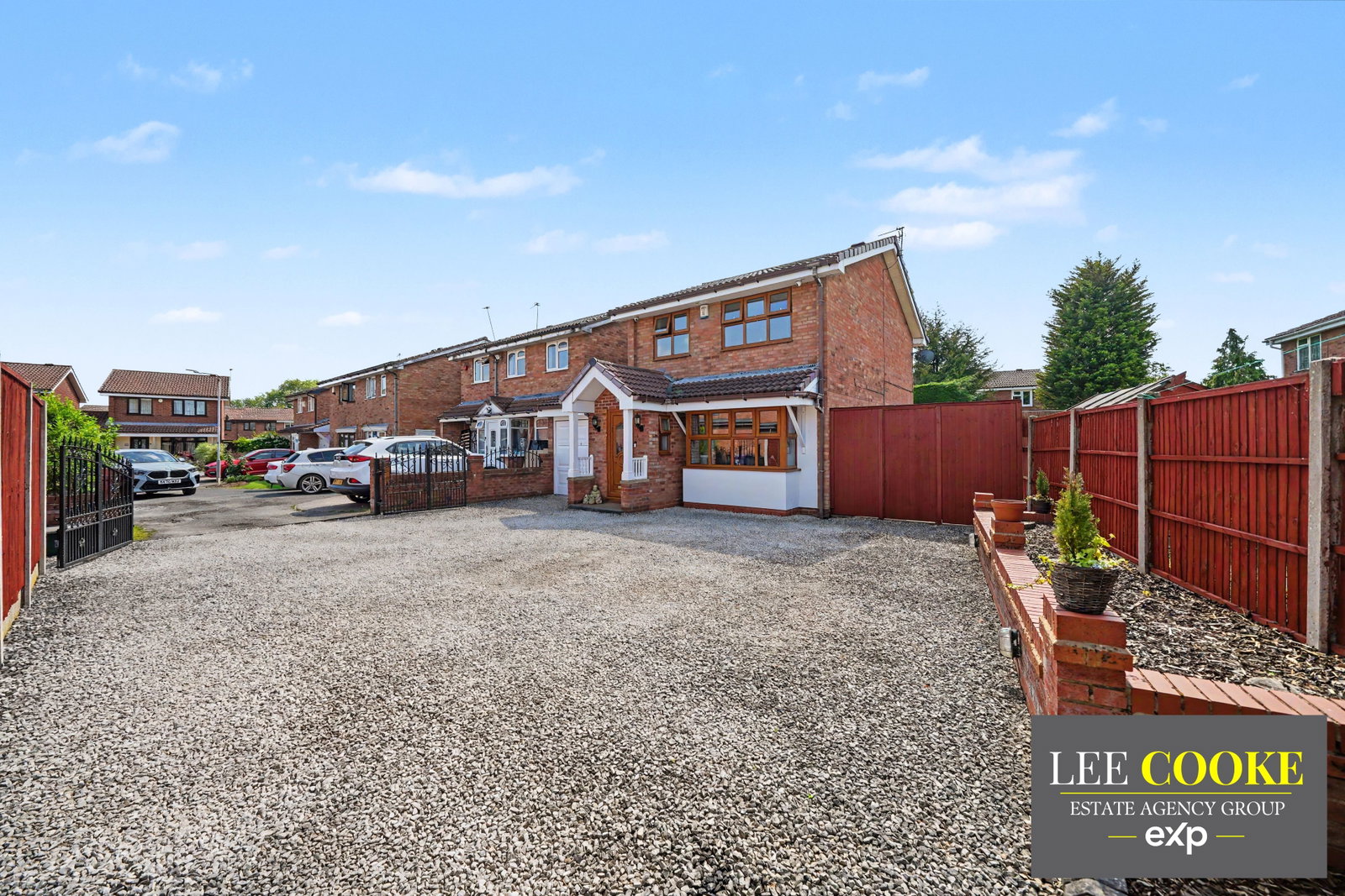 Link Detached House in Willenhall