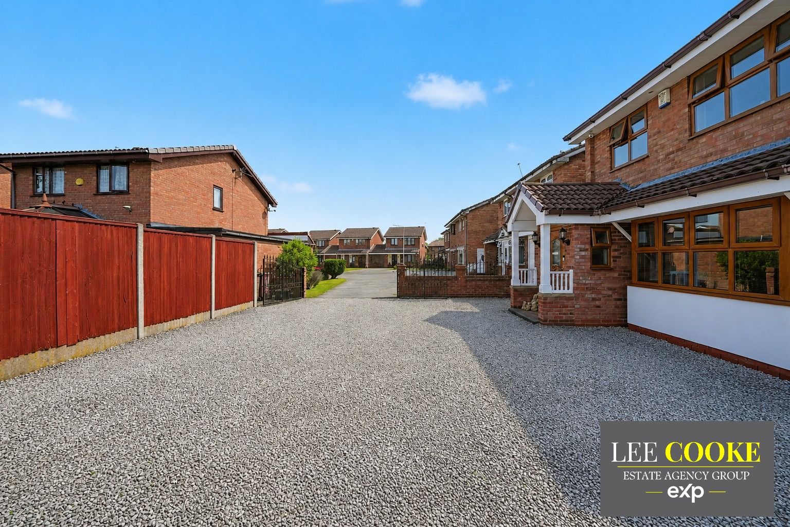 Link Detached House in Willenhall