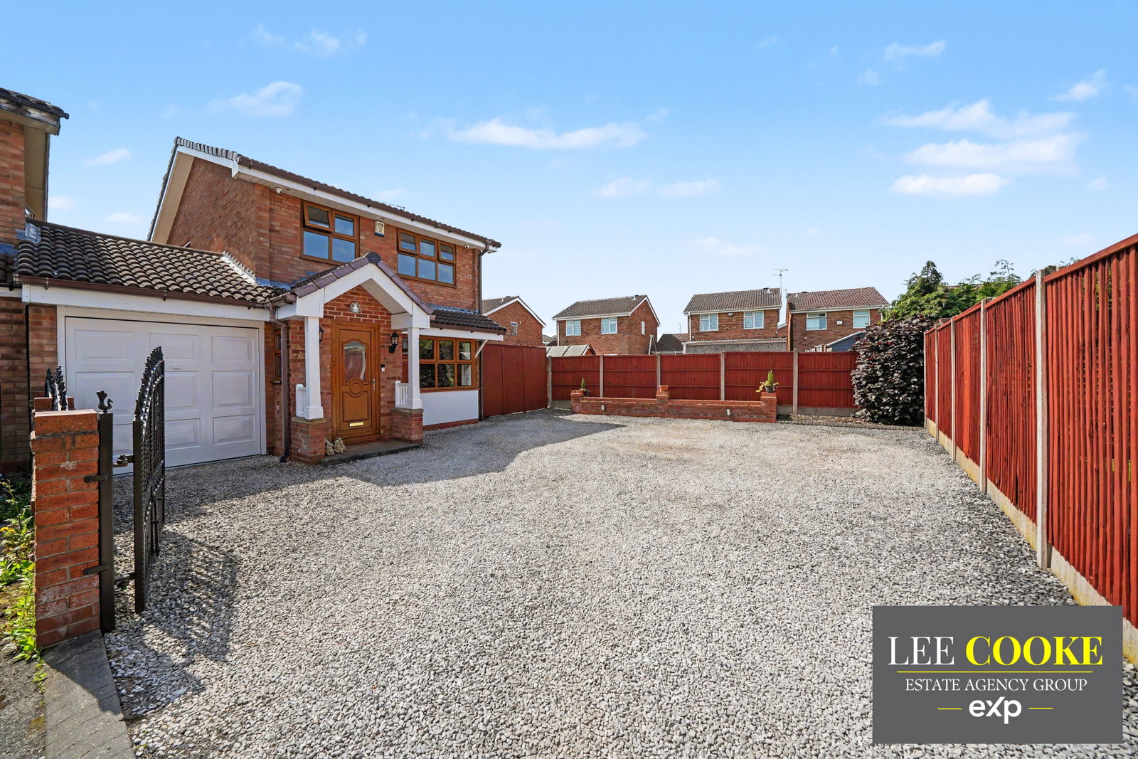 Link Detached House in Willenhall
