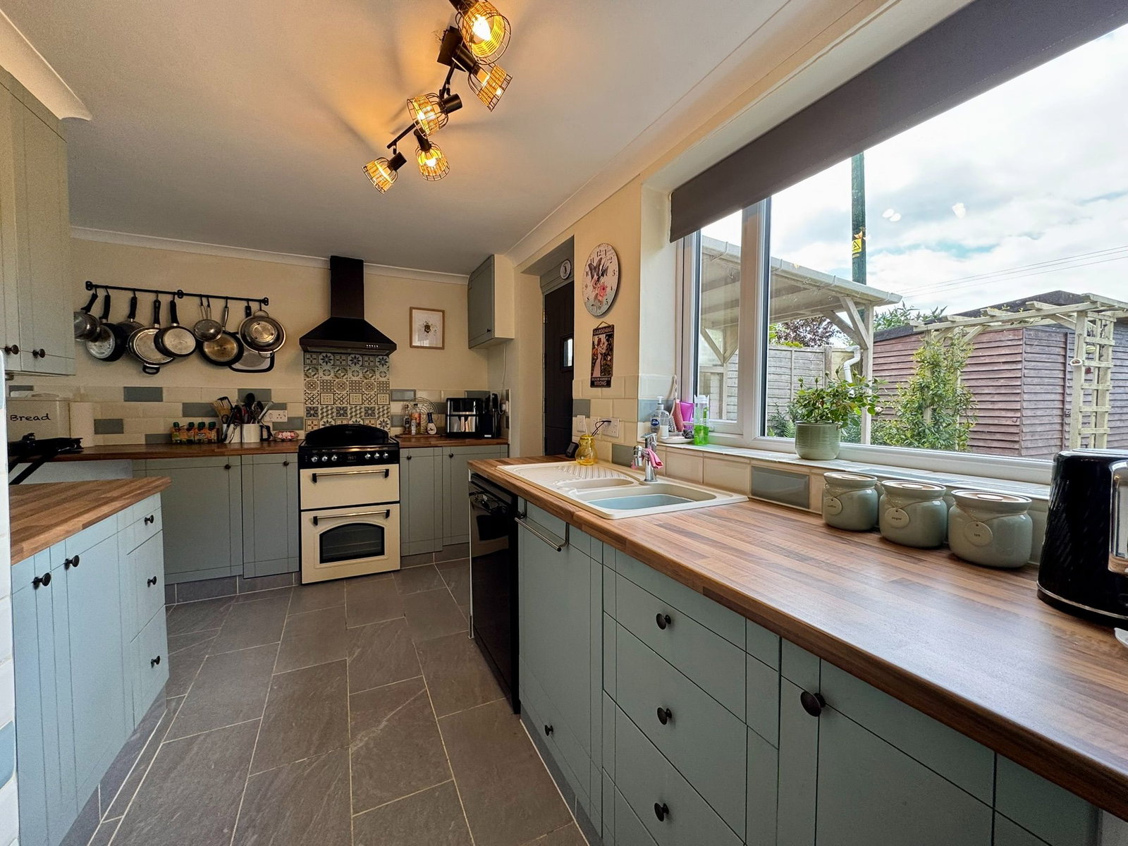 Terraced House in Ashford
