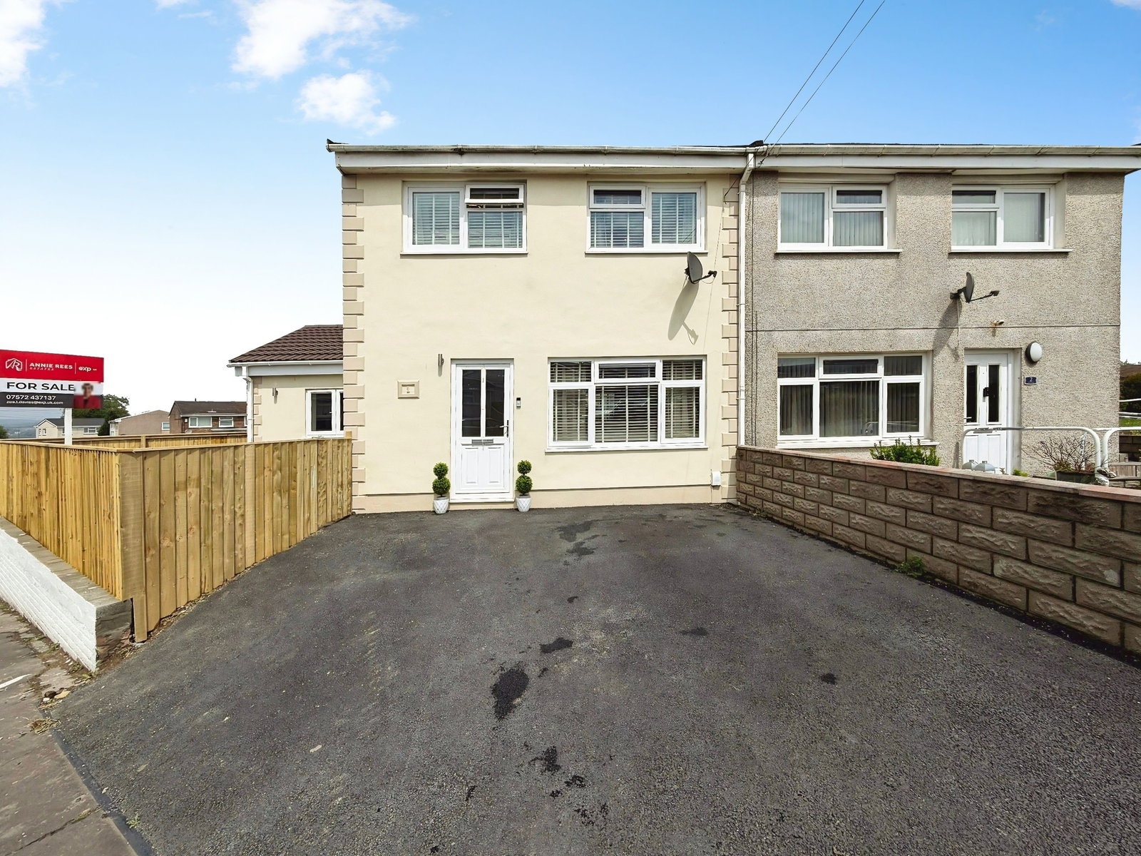 Semi Detached House in Swansea