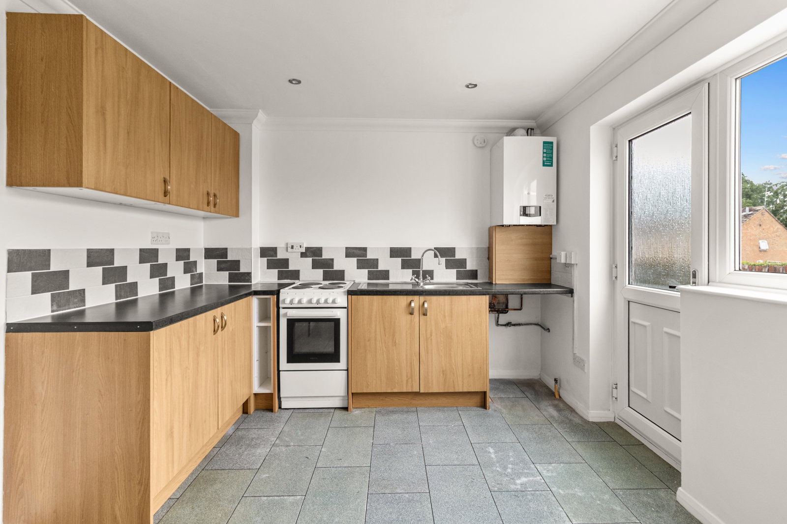 Semi Detached House in Swindon