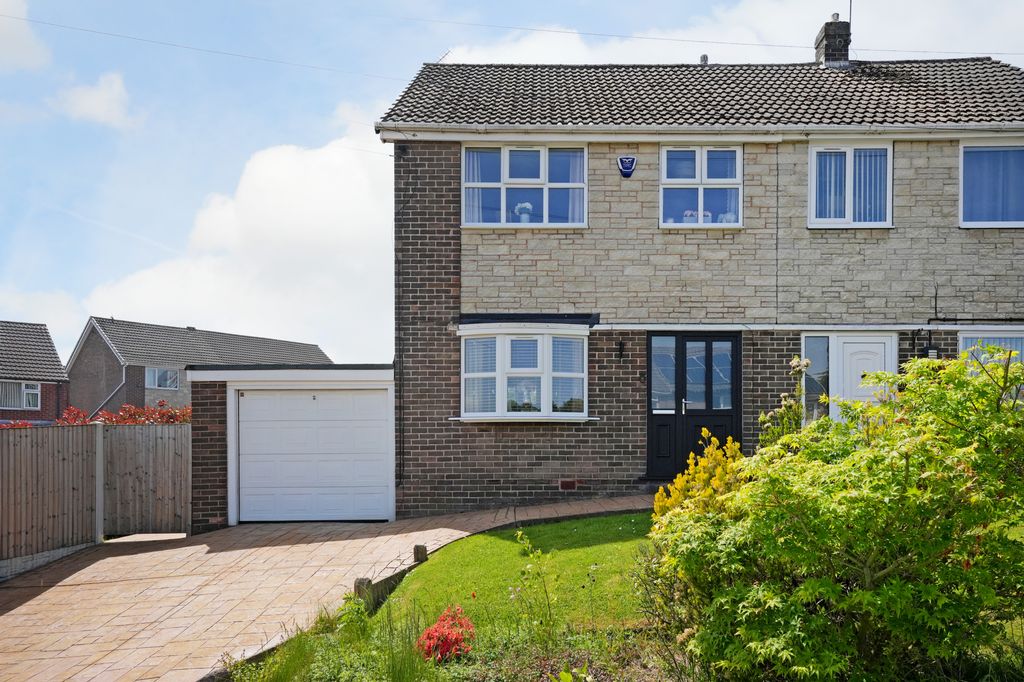 Semi Detached House in Rotherham