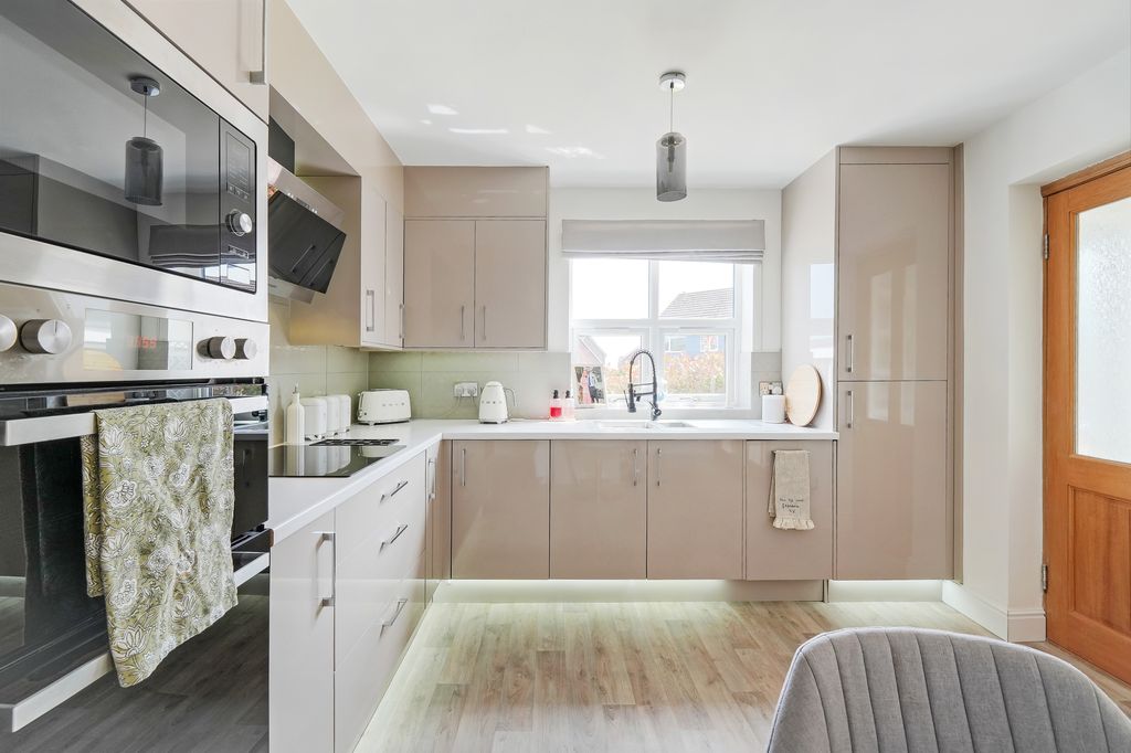 Semi Detached House in Rotherham