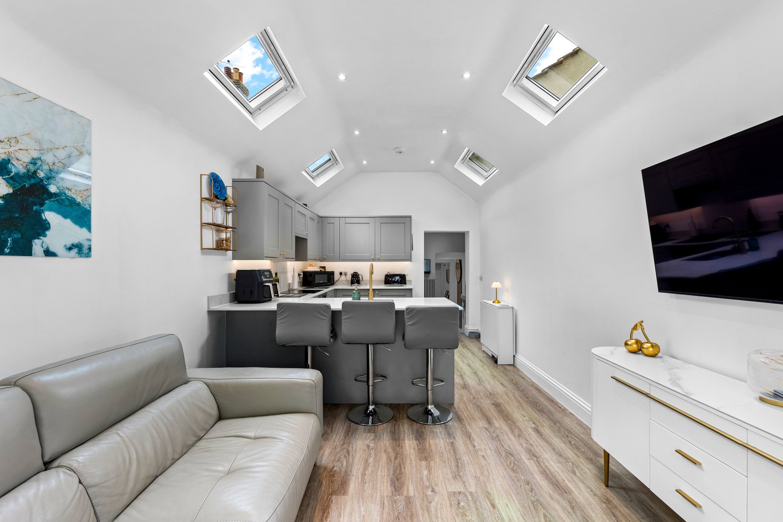 Semi Detached House in Caterham