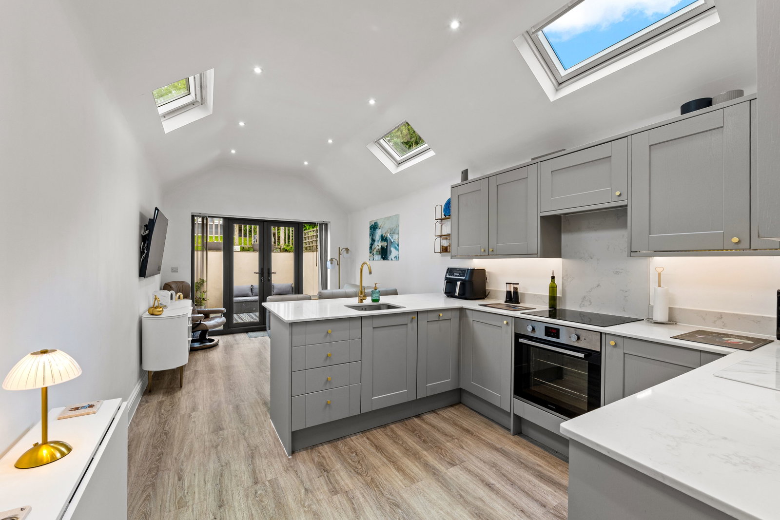 Semi Detached House in Caterham