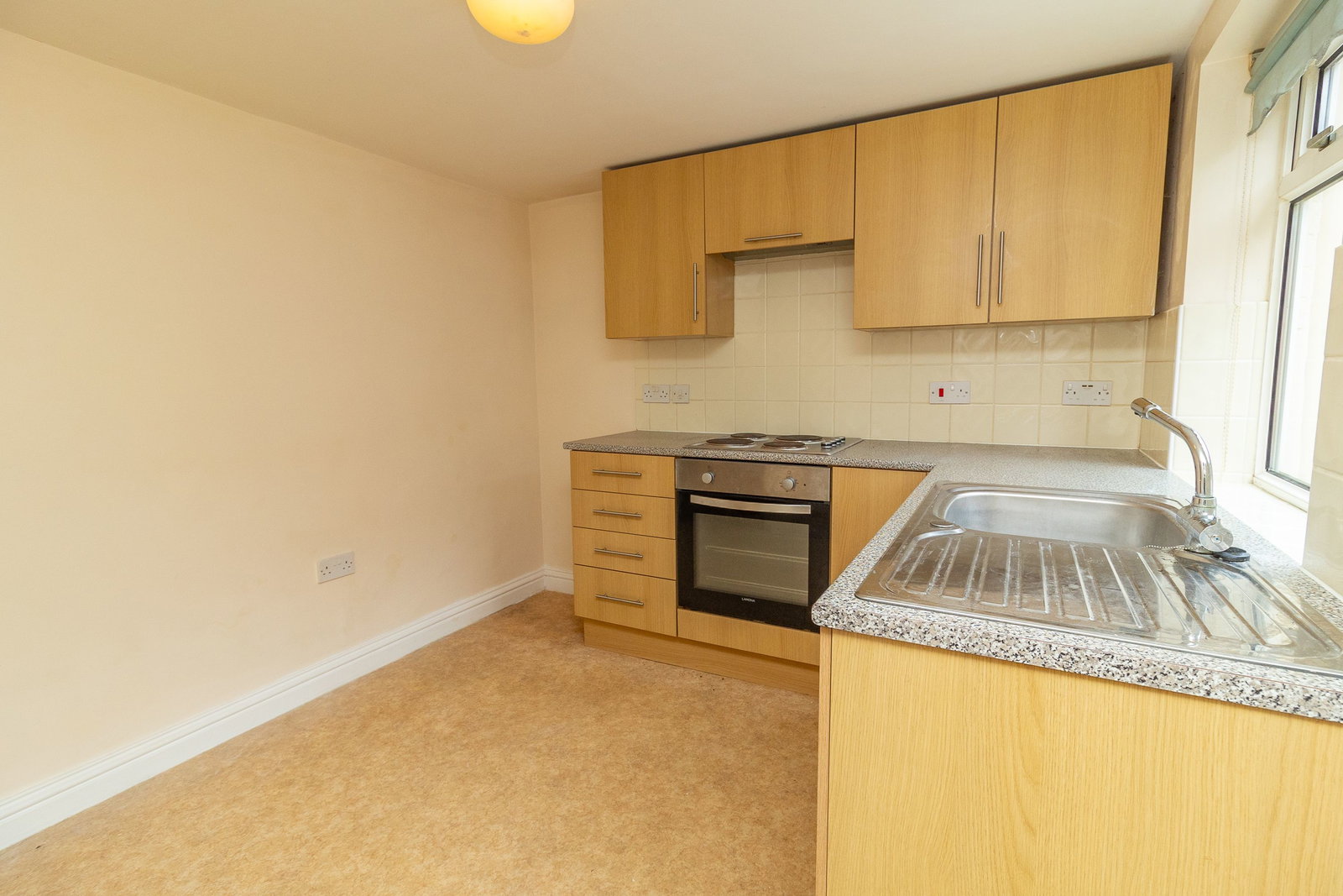 Terraced House in Milton Keynes 4