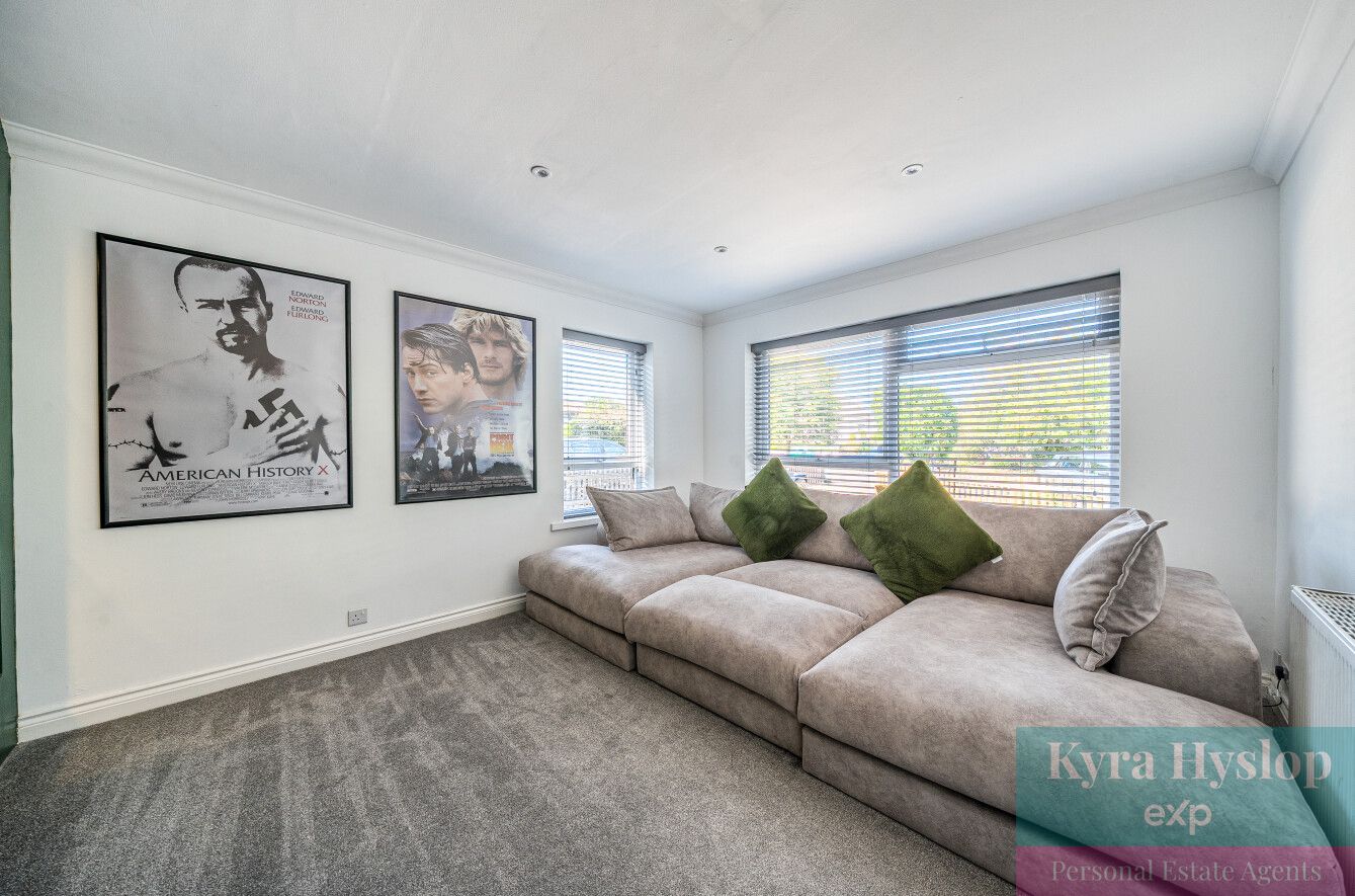 Detached House in Exeter