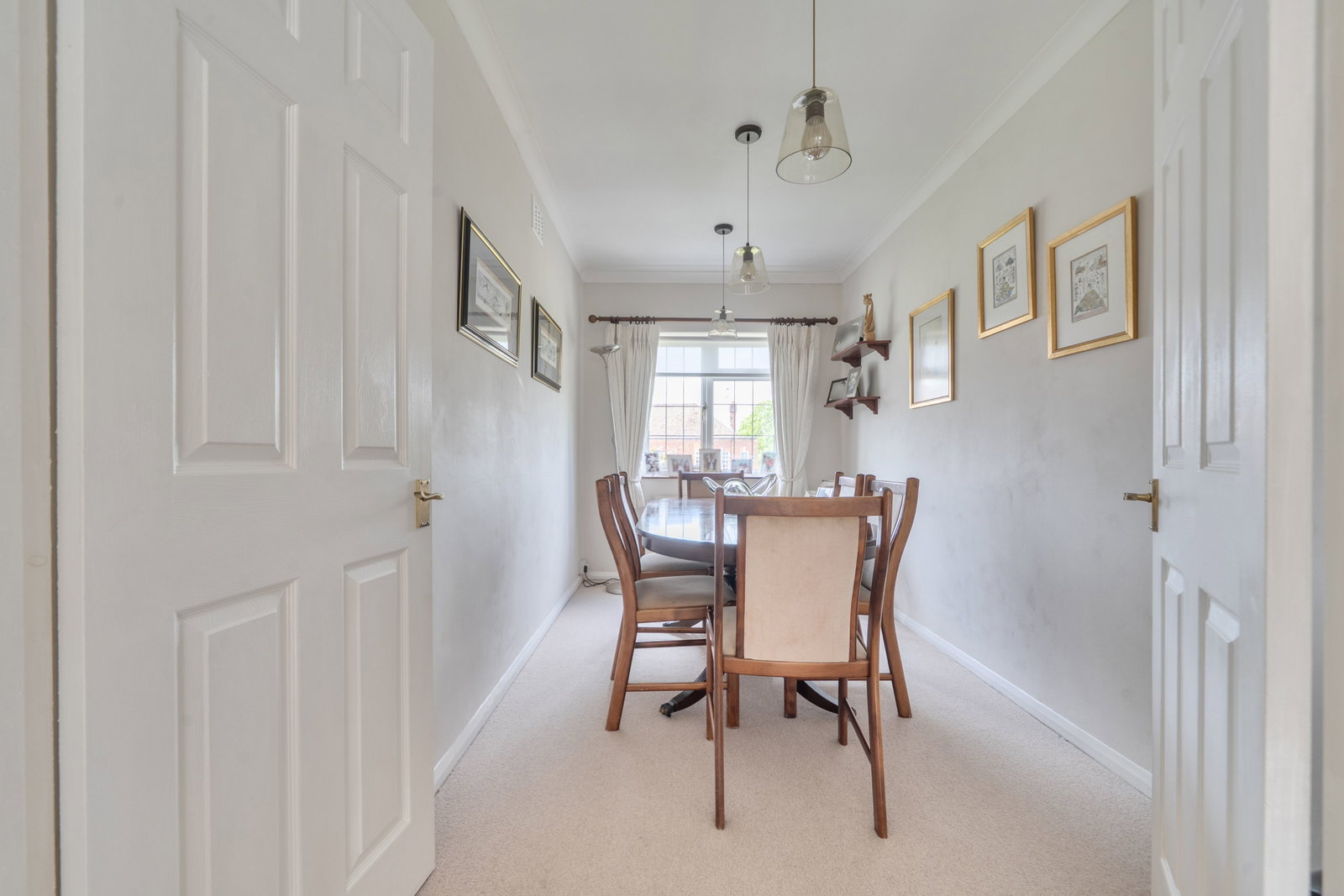 Bungalow in Bushey