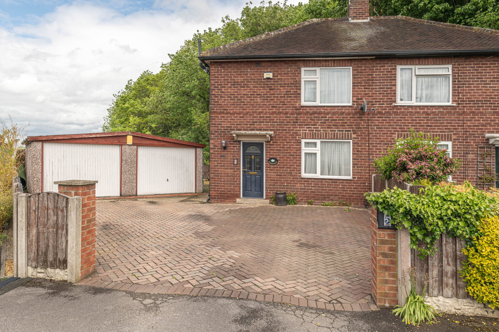 Semi Detached House in Leeds