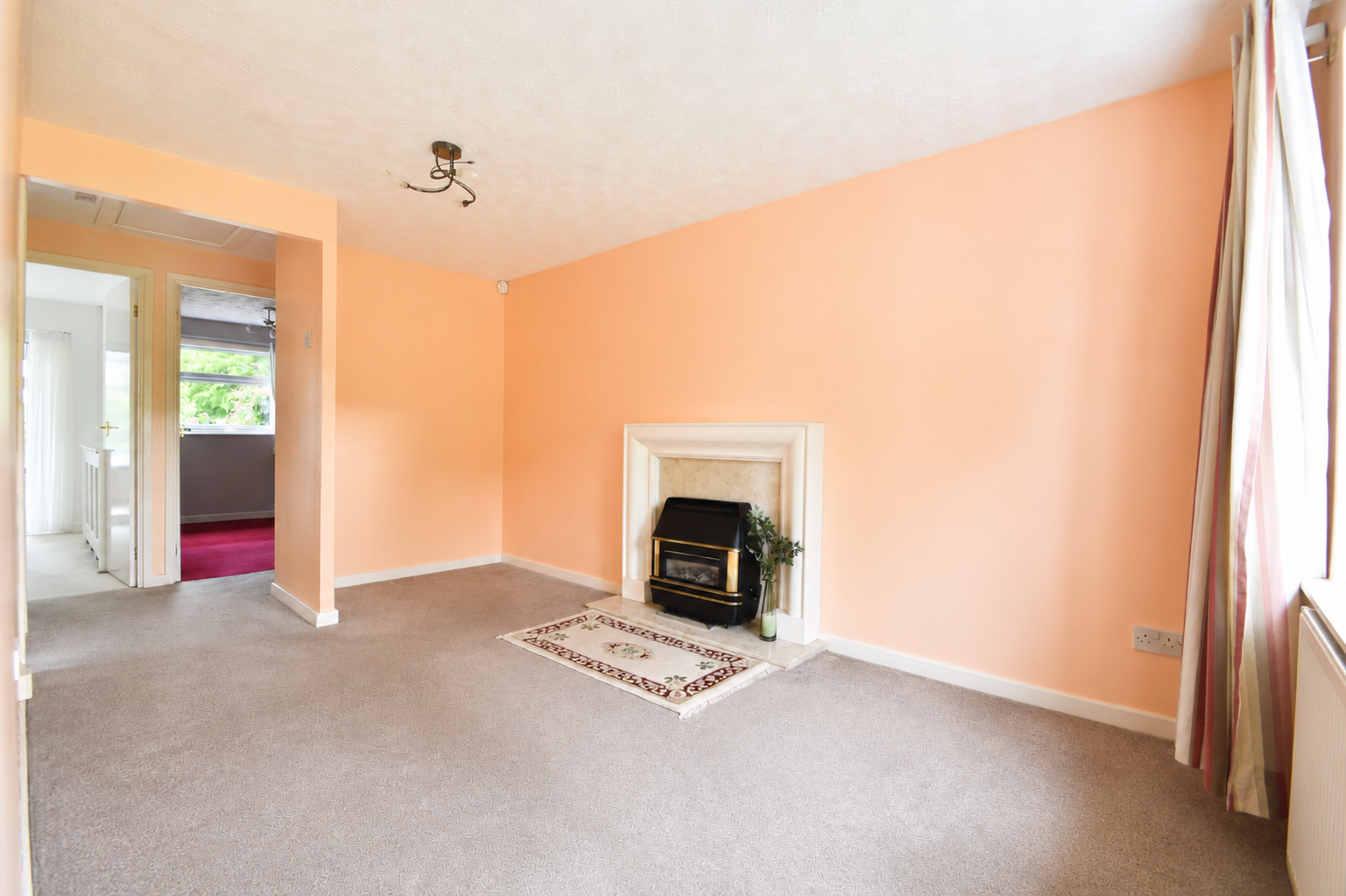 Semi Detached Bungalow in Burton-on-trent
