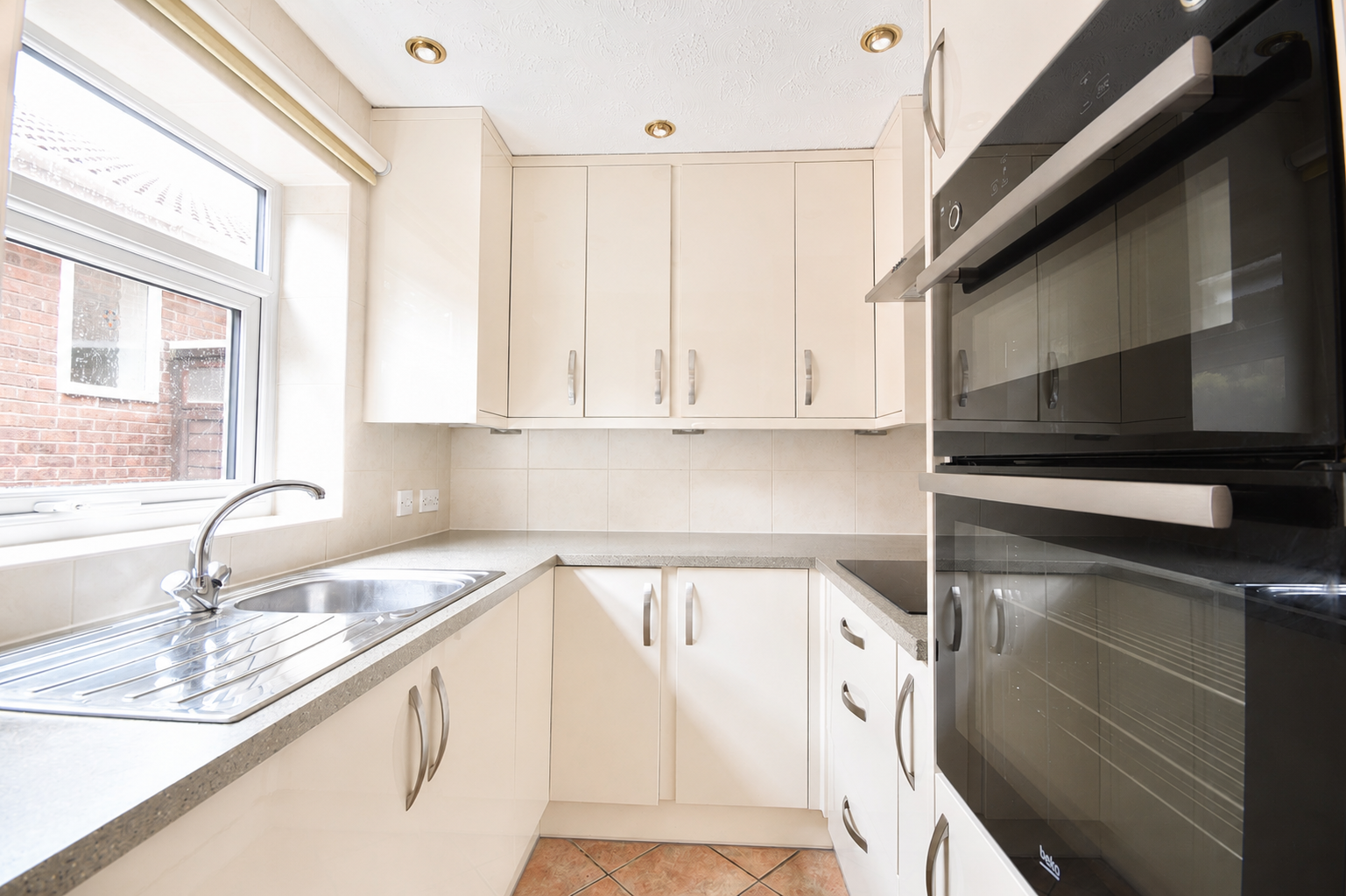 Semi Detached Bungalow in Burton-on-trent