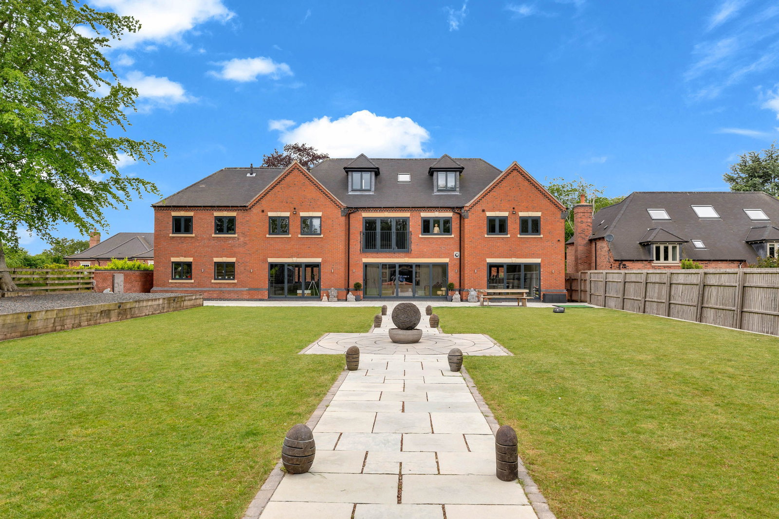 Detached House in Nuneaton