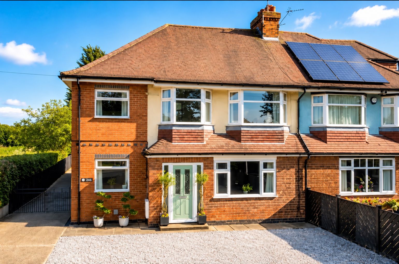 Semi Detached House for sale in York, Strensall Road, Old Earswick, York, YO32 9SW, 2111 m²