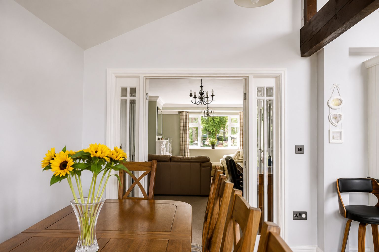 Semi Detached House for sale in York, Strensall Road, Old Earswick, York, YO32 9SW, 2111 m²