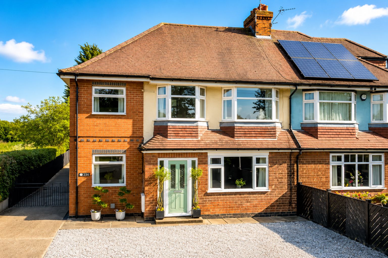 Semi Detached House for sale in York, Strensall Road, Old Earswick, York, YO32 9SW, 2111 m²