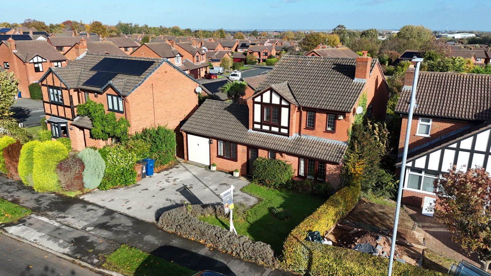 Detached House for sale in Lichfield, Darnford Lane, Boley Park, Lichfield, WS14 9RW