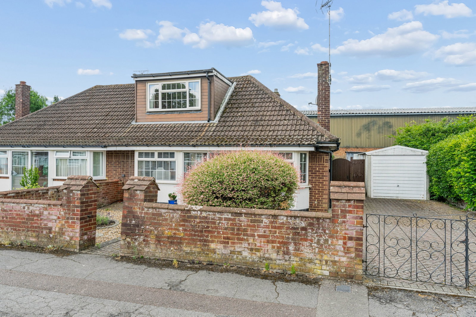 Semi Detached Bungalow in Dunstable