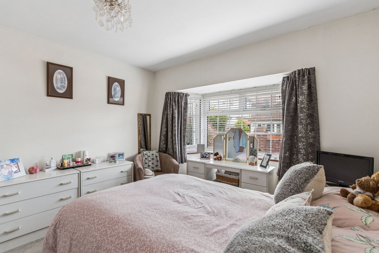 Semi Detached Bungalow in Dunstable
