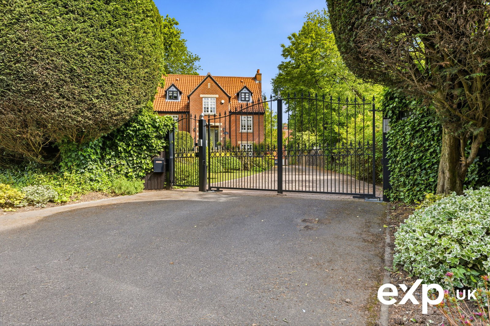 Detached House in Nottingham