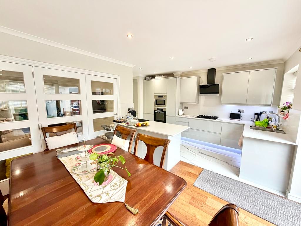 Semi Detached House in London