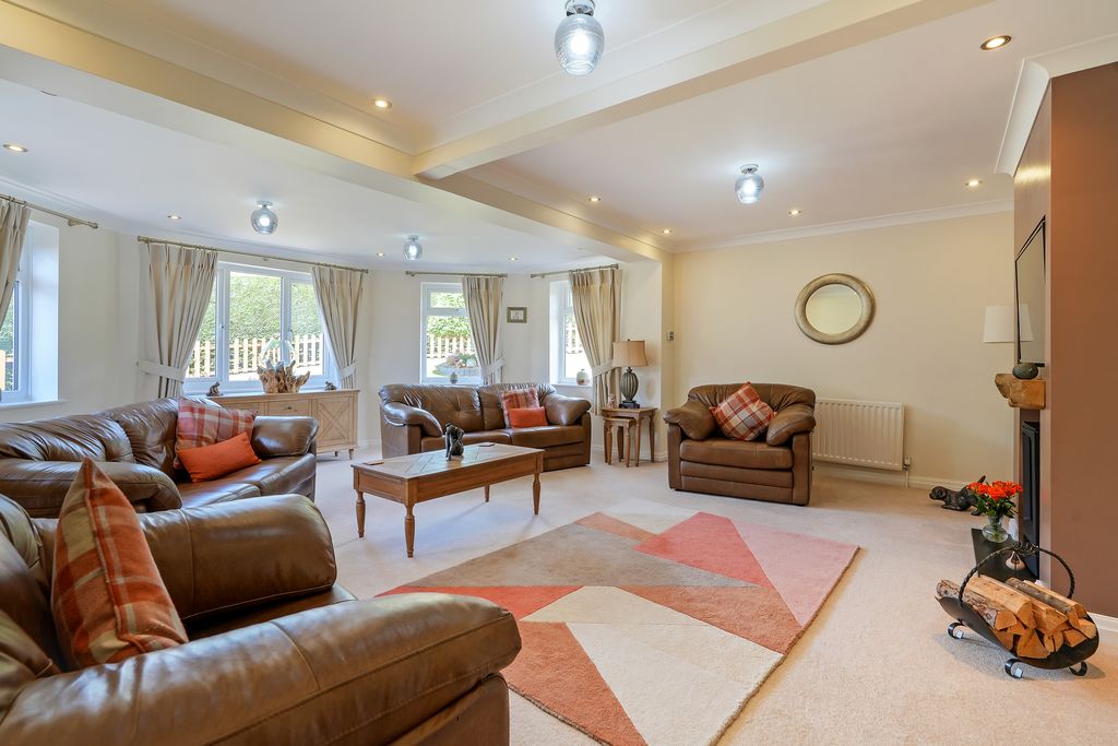 Detached House in Rotherham