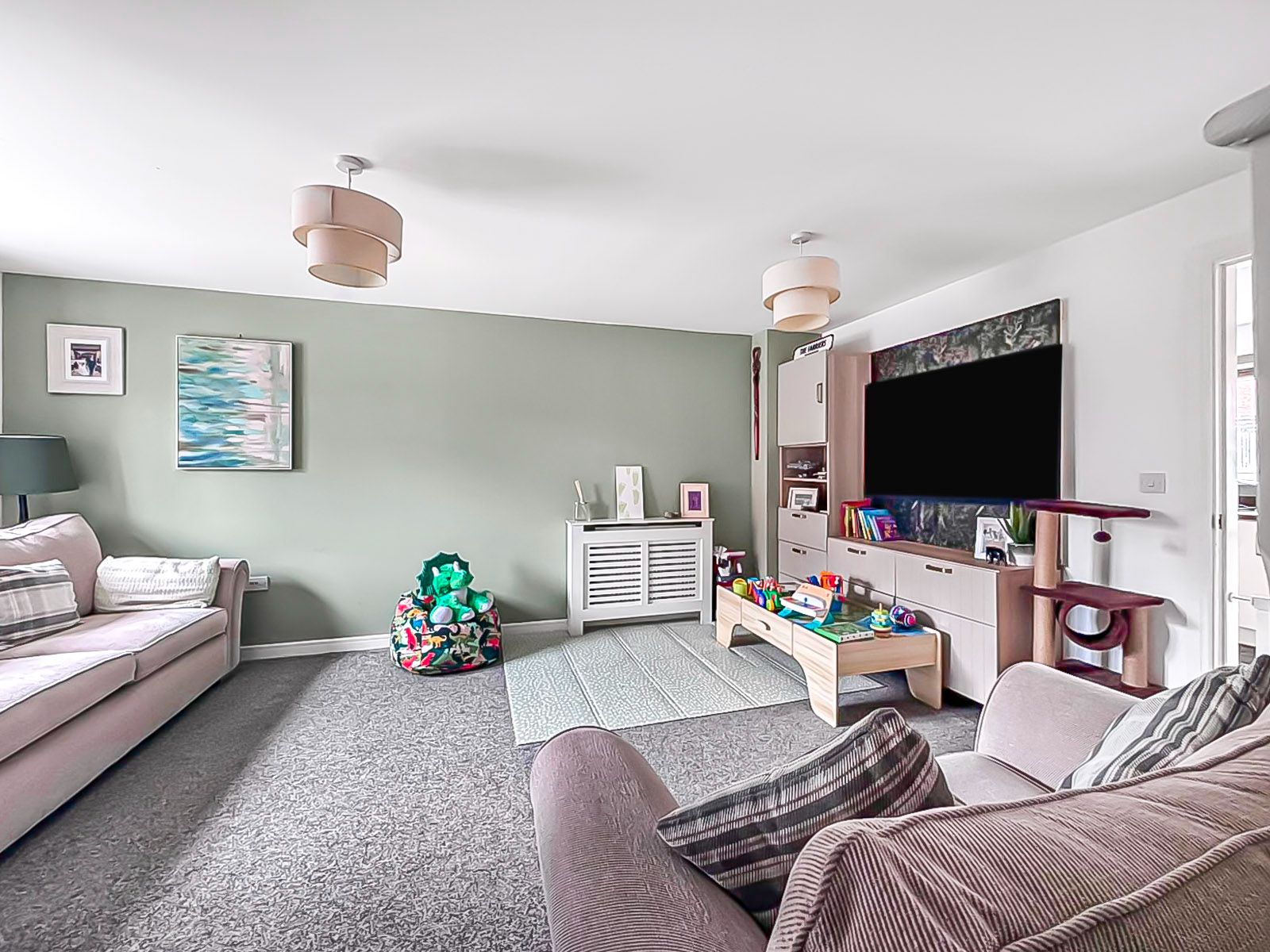 Semi Detached House in Gloucester