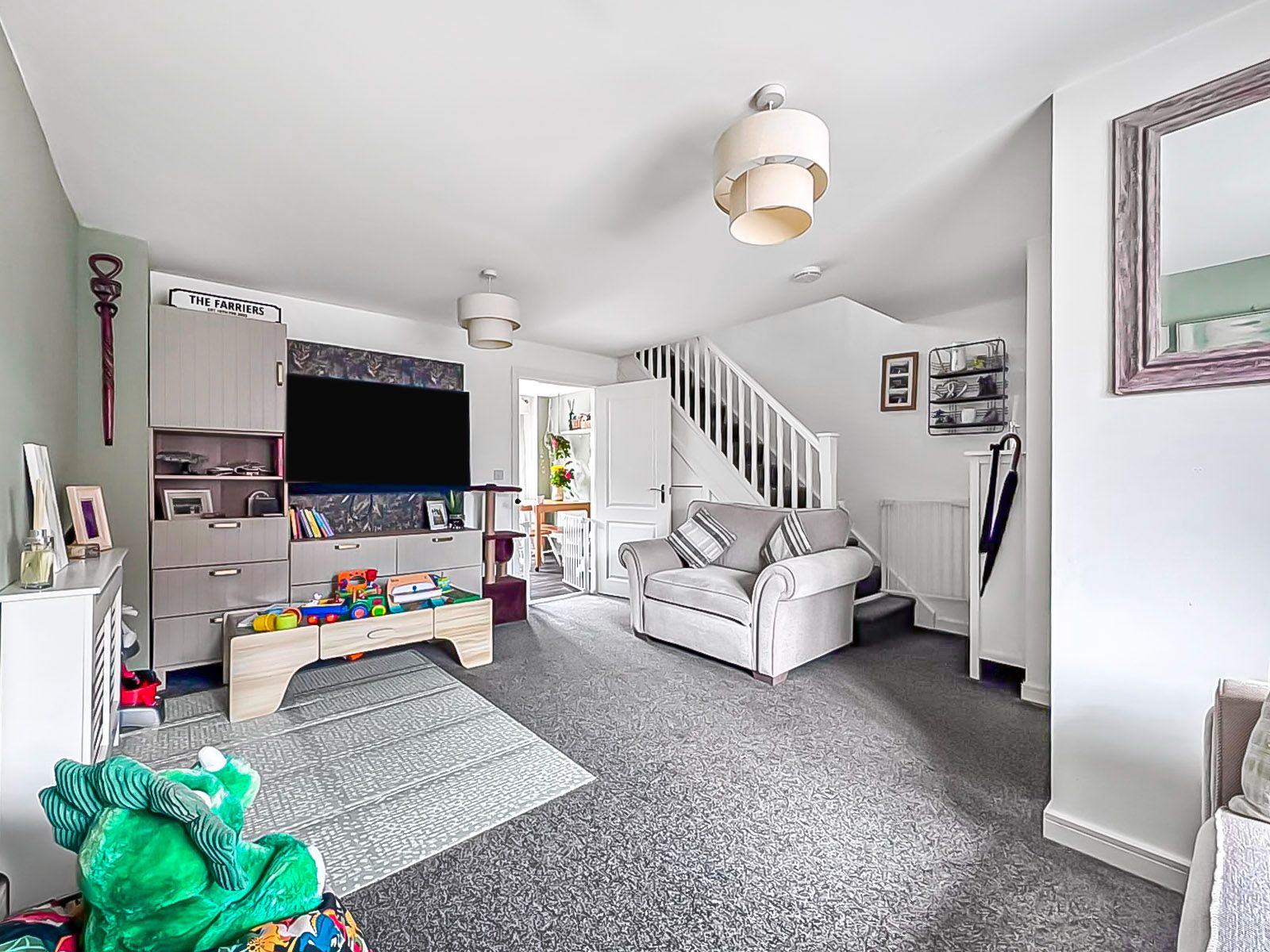 Semi Detached House in Gloucester
