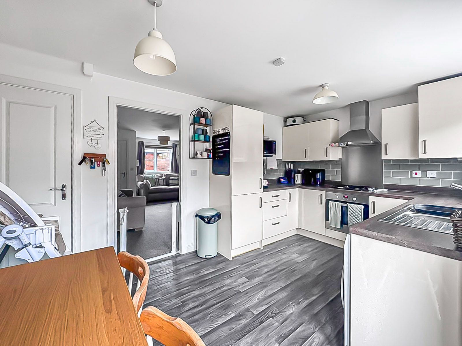 Semi Detached House in Gloucester