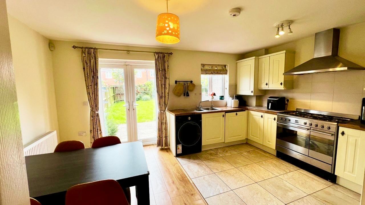 Semi Detached House in Leicester