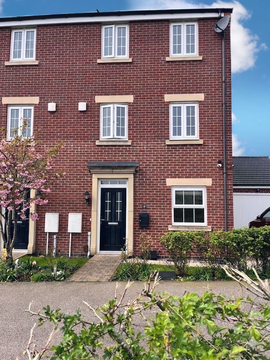Semi Detached House in Leicester