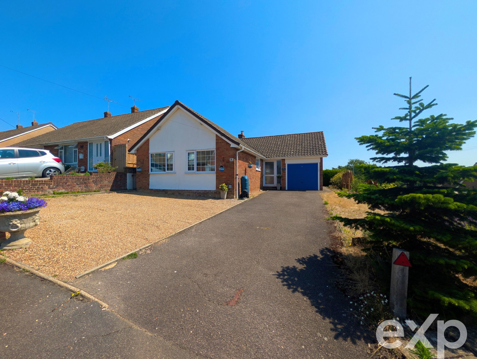 Bungalow in Ashford