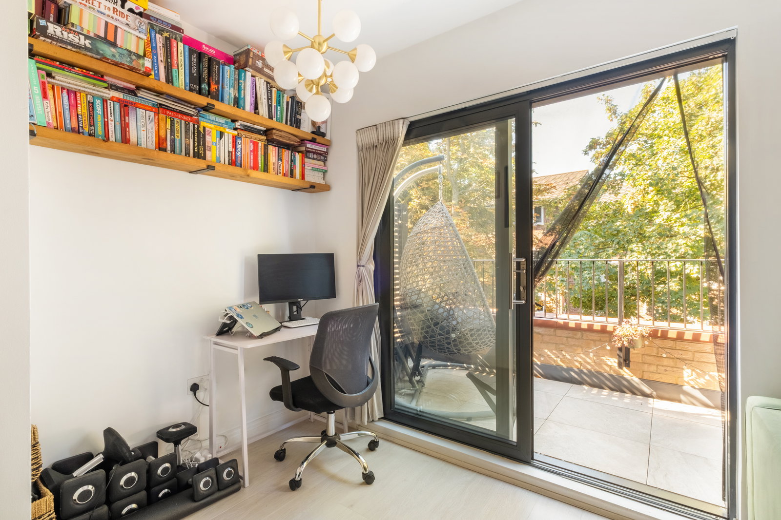 Flat for sale in London, Arla Court, SE19, 554 m²