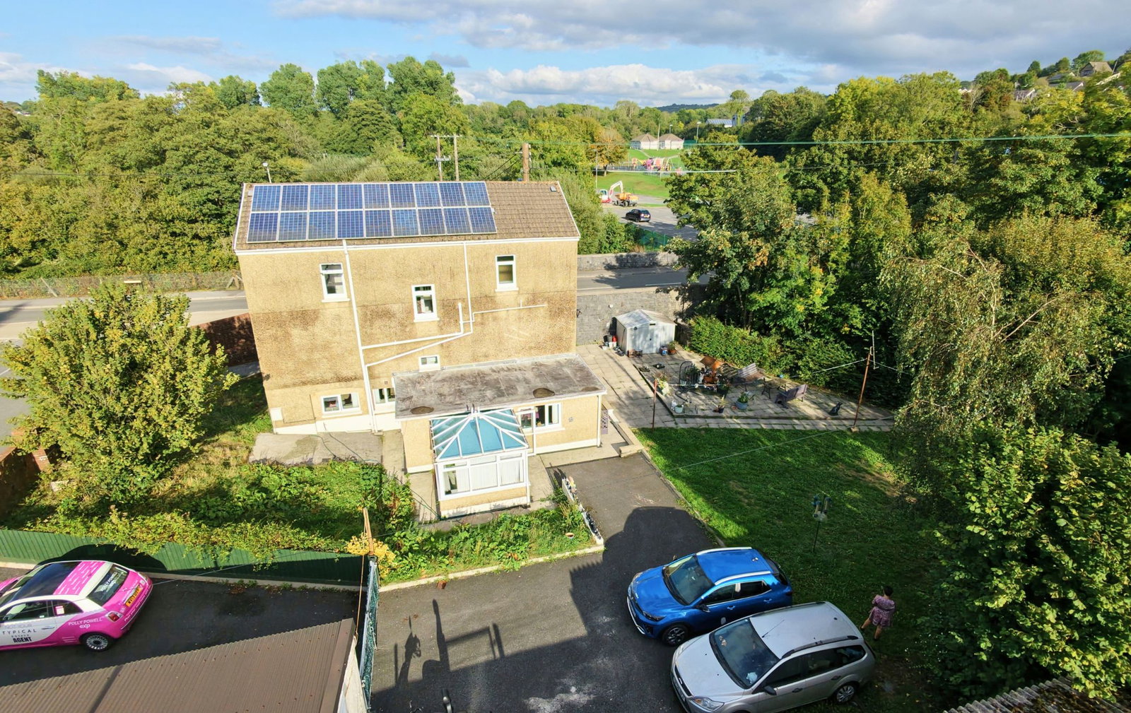 Detached House for sale in Llanelli, 1 Heol y Felin, Pontyberem, SA15, 1948 m²