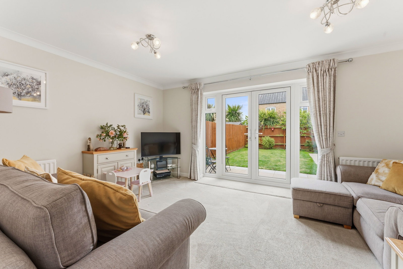 Semi Detached House in Raunds
