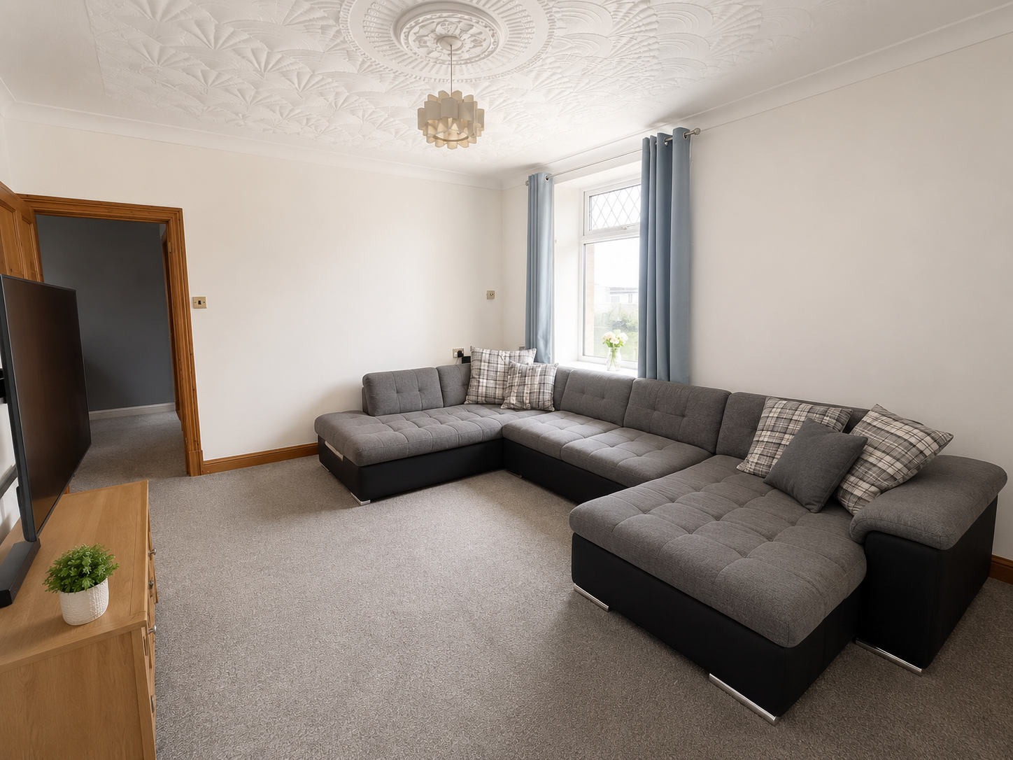 End Of Terrace House in Ammanford