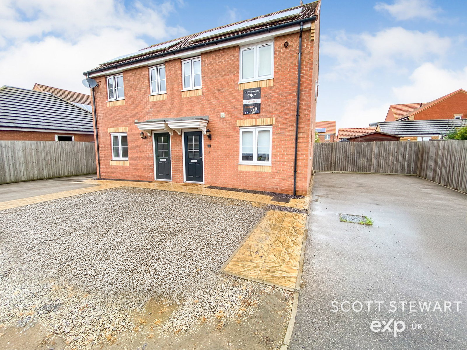 Semi Detached House in Peterborough