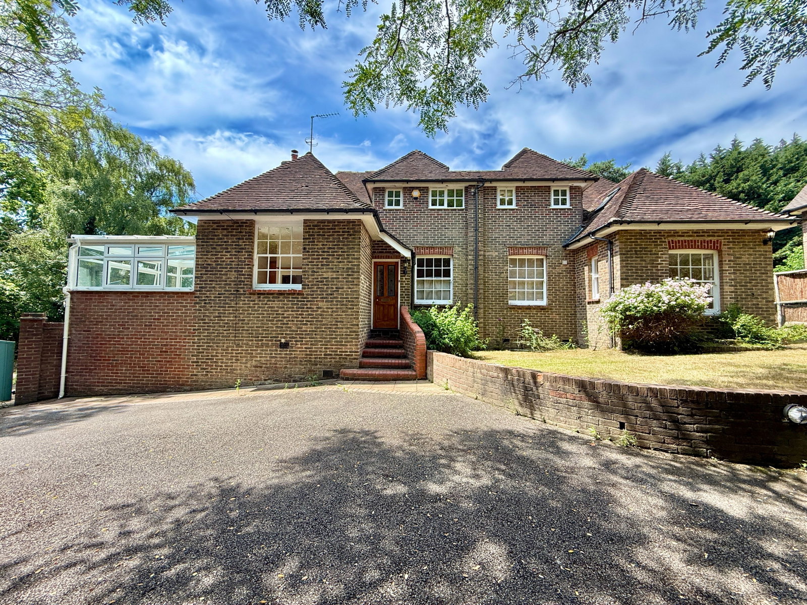 Detached House in East Grinstead