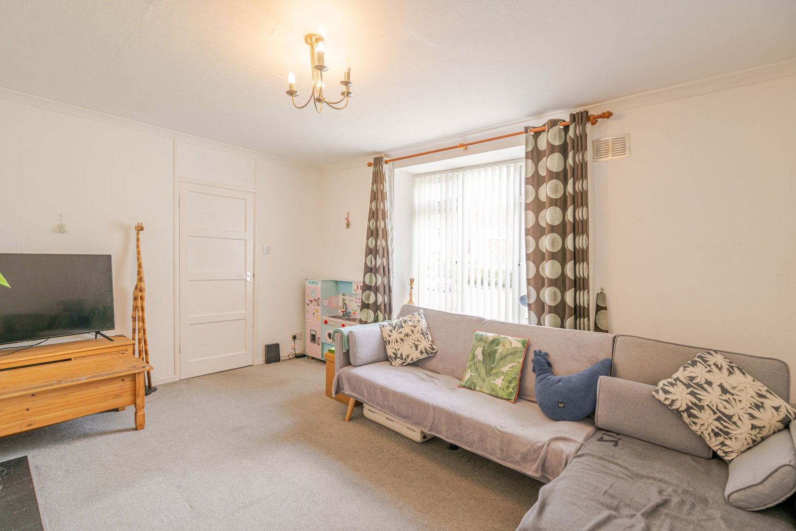 Semi Detached House in Leamington Spa