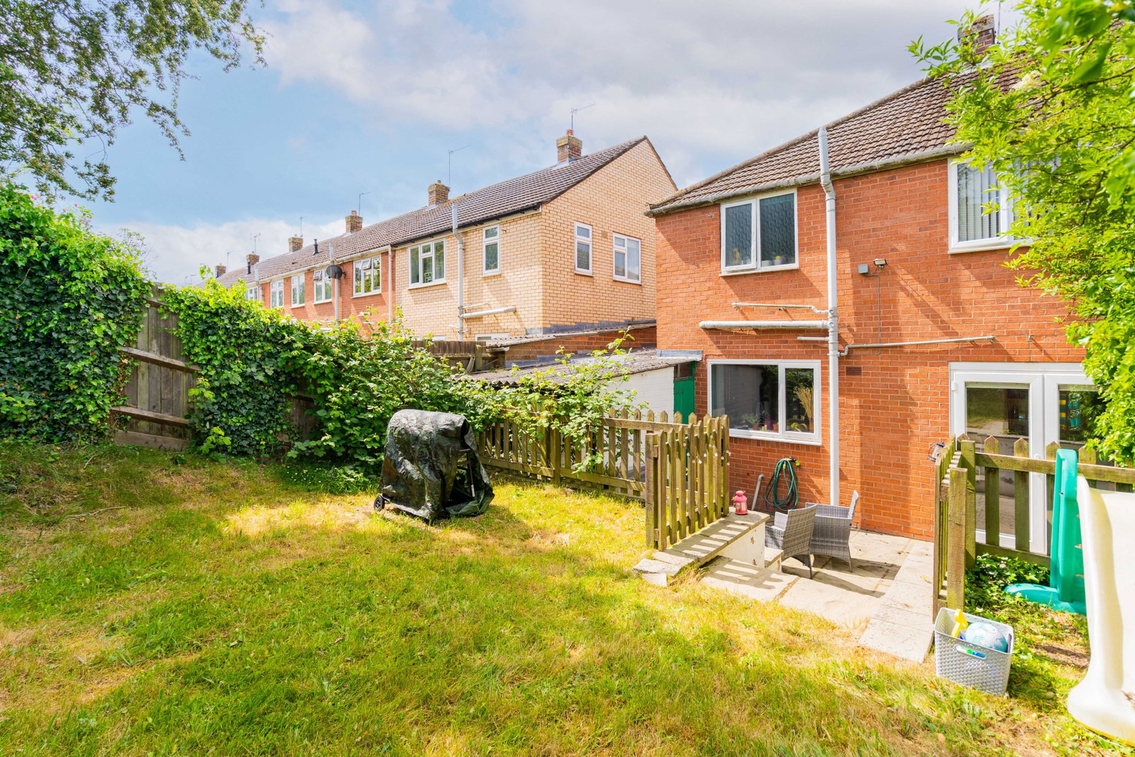 Semi Detached House in Leamington Spa