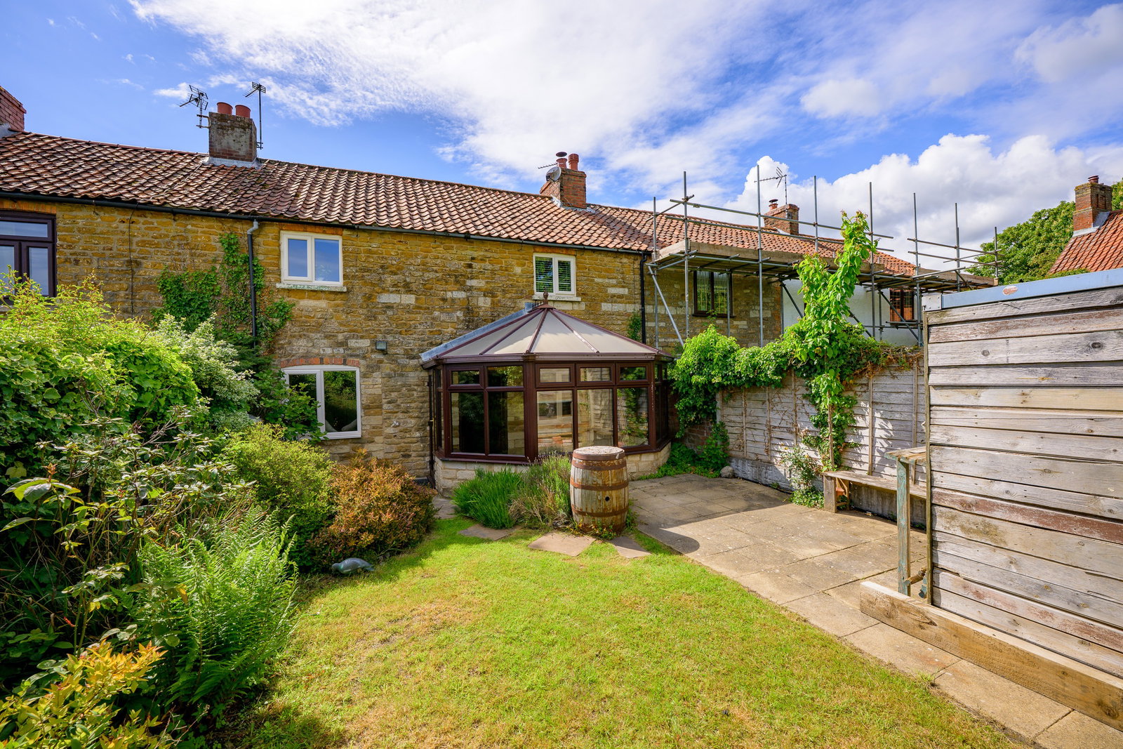 Cottage for sale in Grantham, Mill Row, just off Casthorpe Road in Barrowby, Grantham, 971 m²