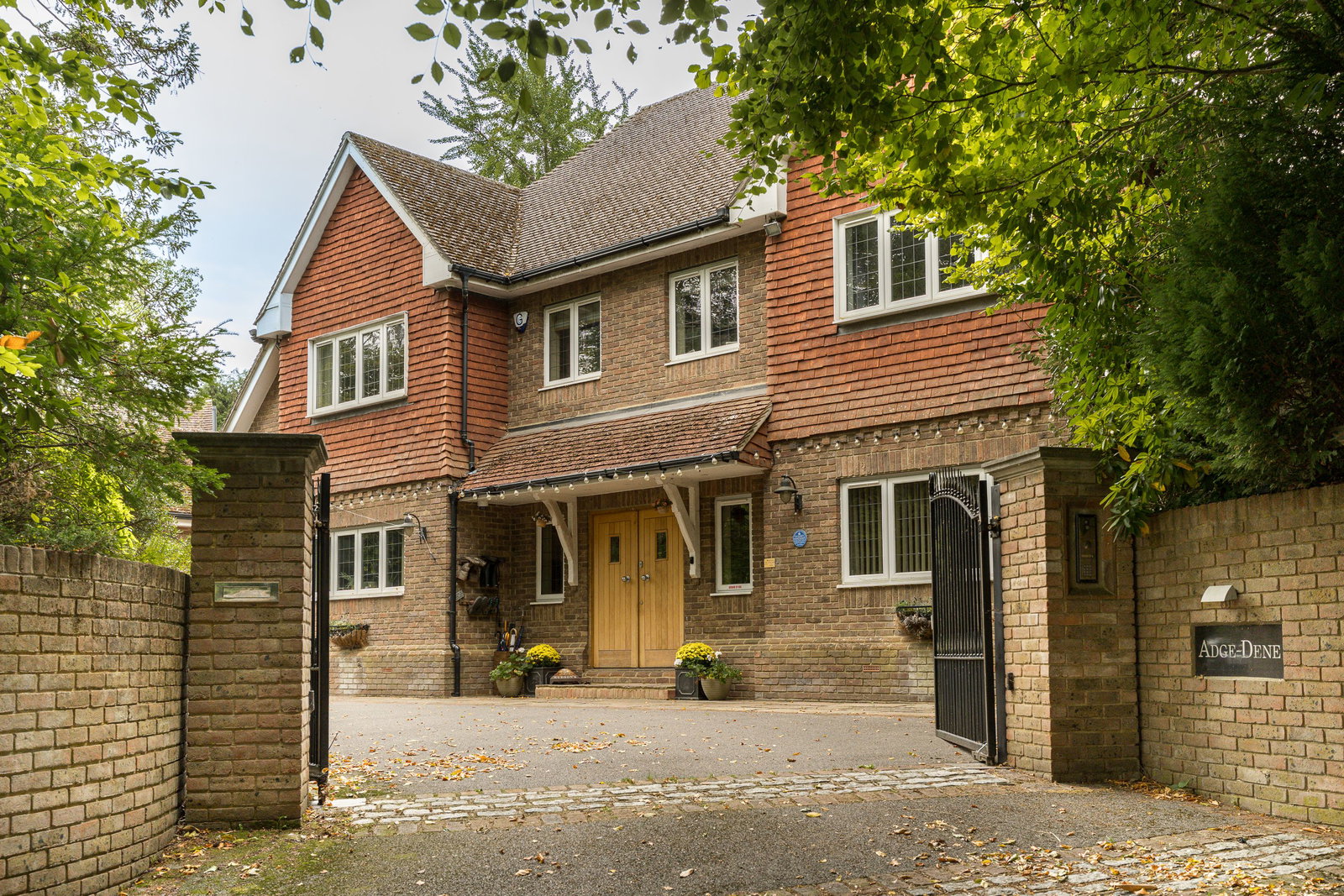 Detached House for sale in Oxted, Woodhurst Lane, Oxted