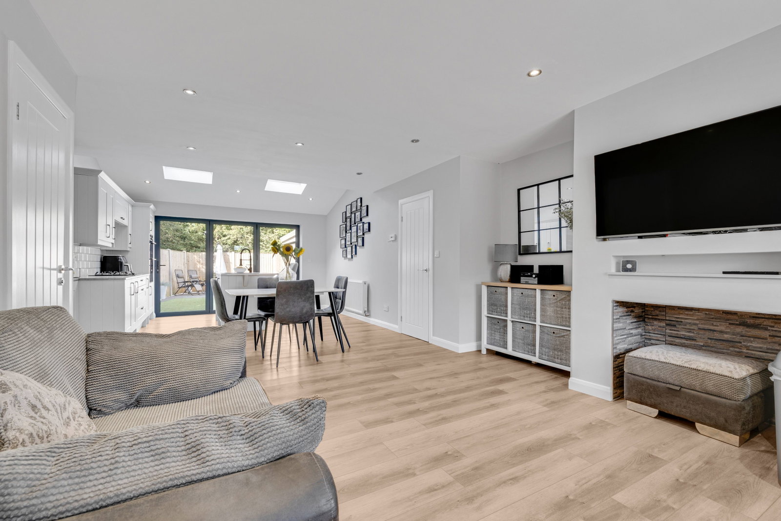 Semi Detached House in Brierley Hill 5