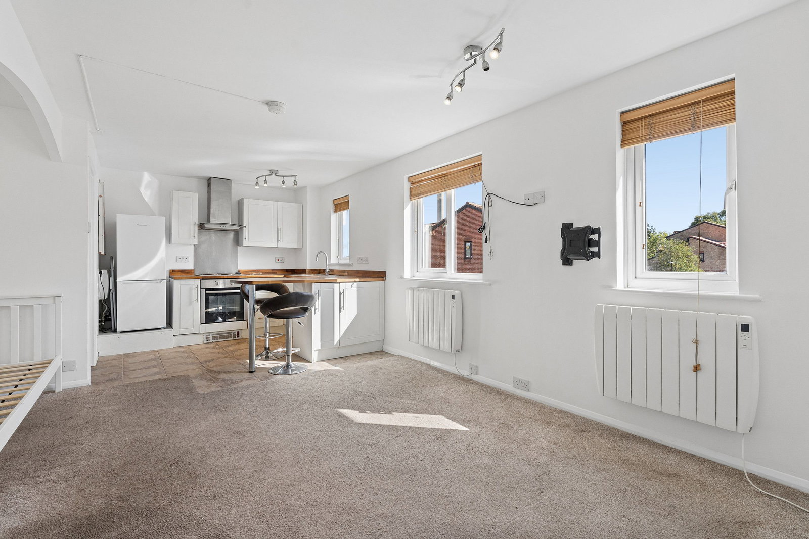 Studio for sale in London, Verona Ct, Myers Lane, New Cross, SE14