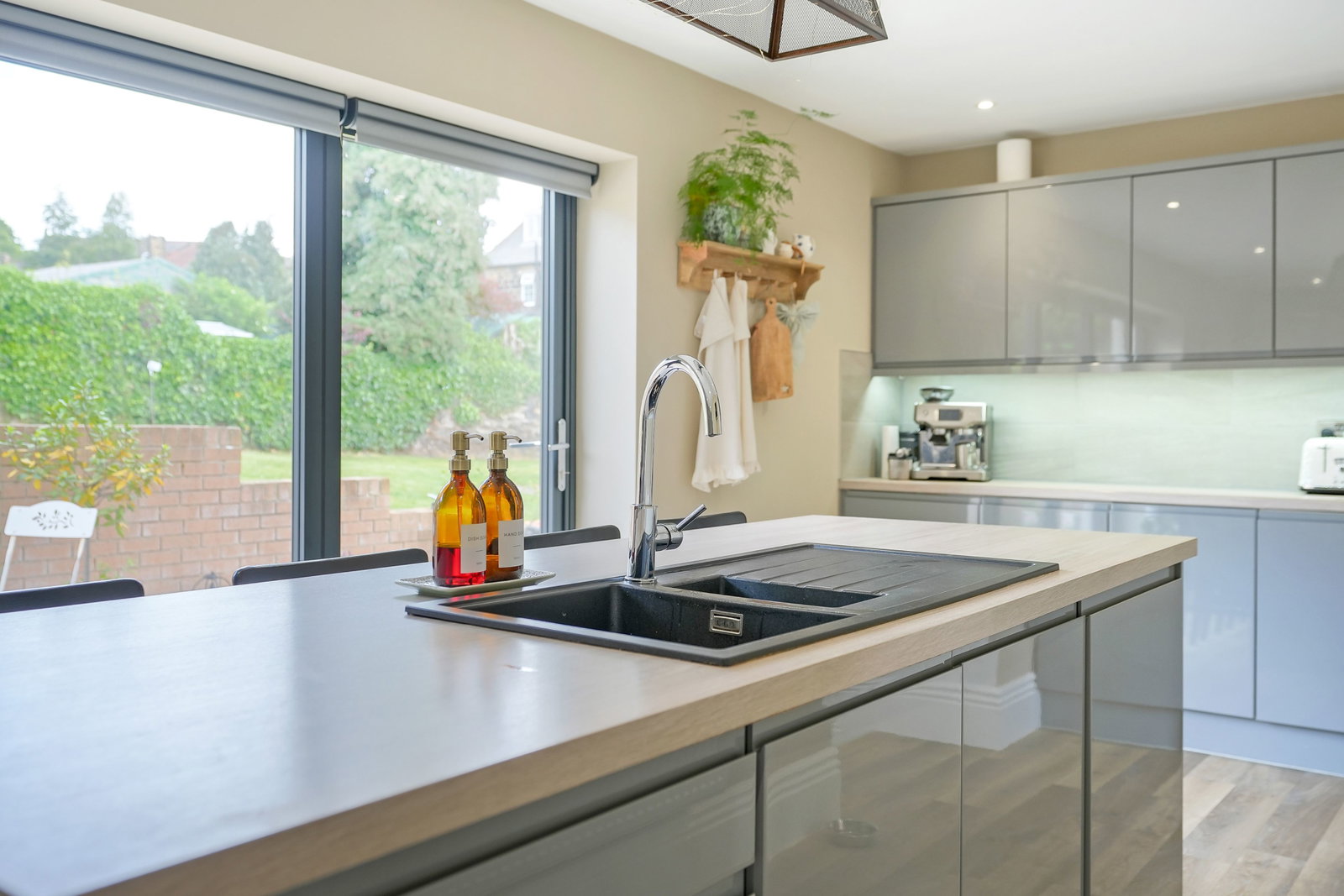 Detached House in Sheffield 4