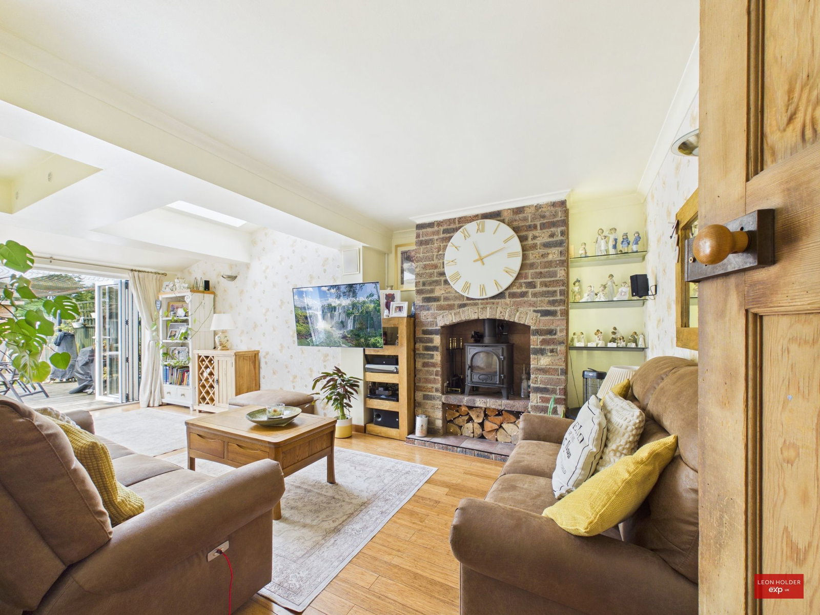 Semi Detached House in Cheltenham