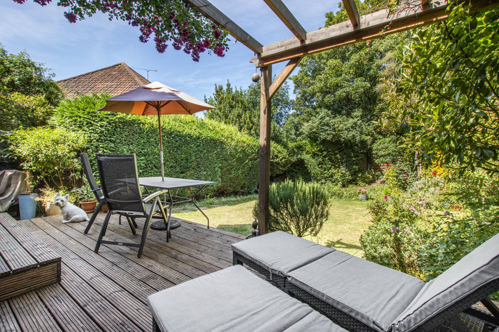 End Of Terrace House for sale in London, Moat Crescent, London N3