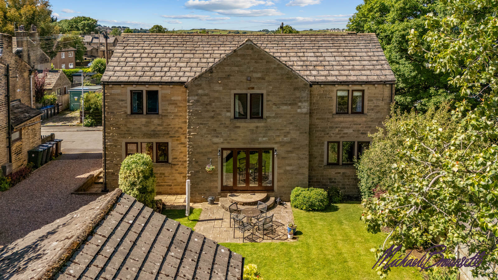 Detached House in Bradford