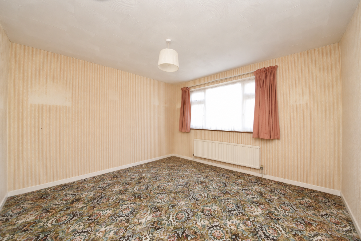 Semi Detached House in Luton
